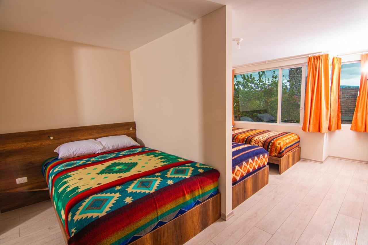 The Traveler Hostel Otavalo Exteriör bild