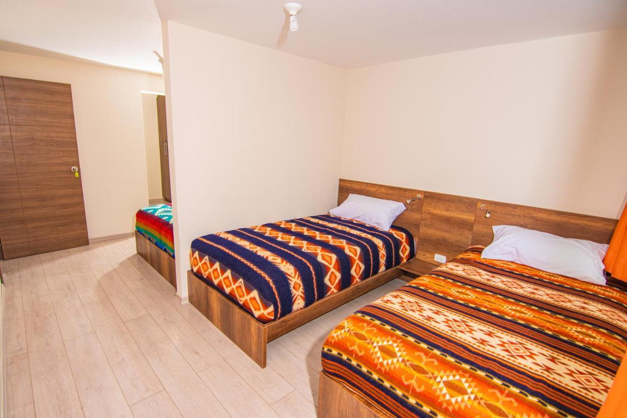The Traveler Hostel Otavalo Exteriör bild